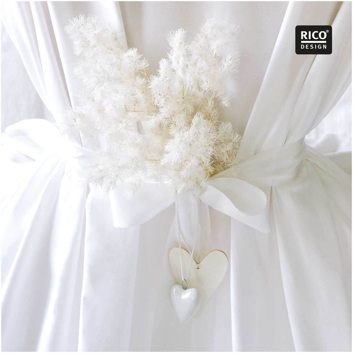 Anwendungssbeispiel Holzhänger Herz natur bei Hochzeitsdekoration