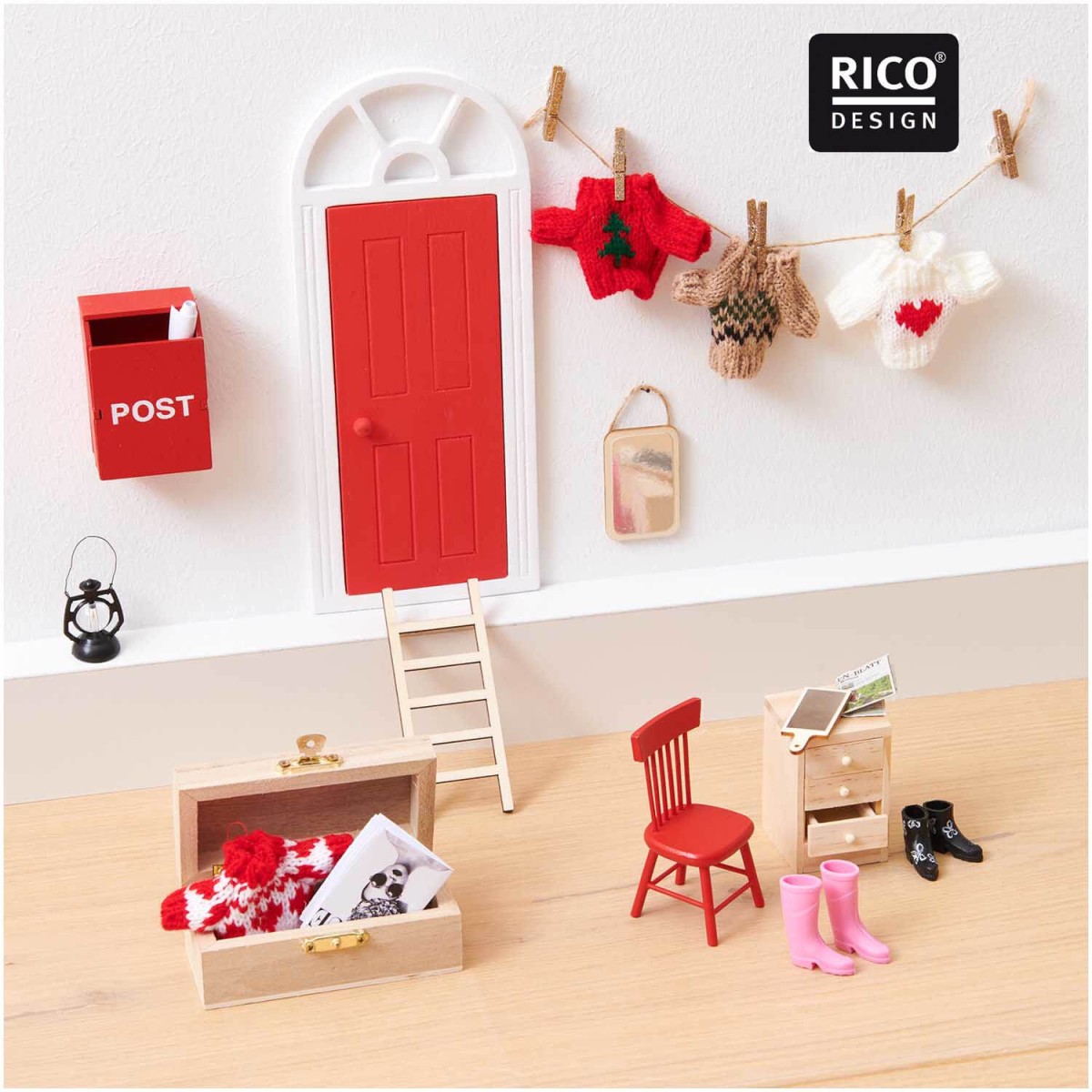 Gestaltung Wichteltür mit Miniatur Stiefel rosa