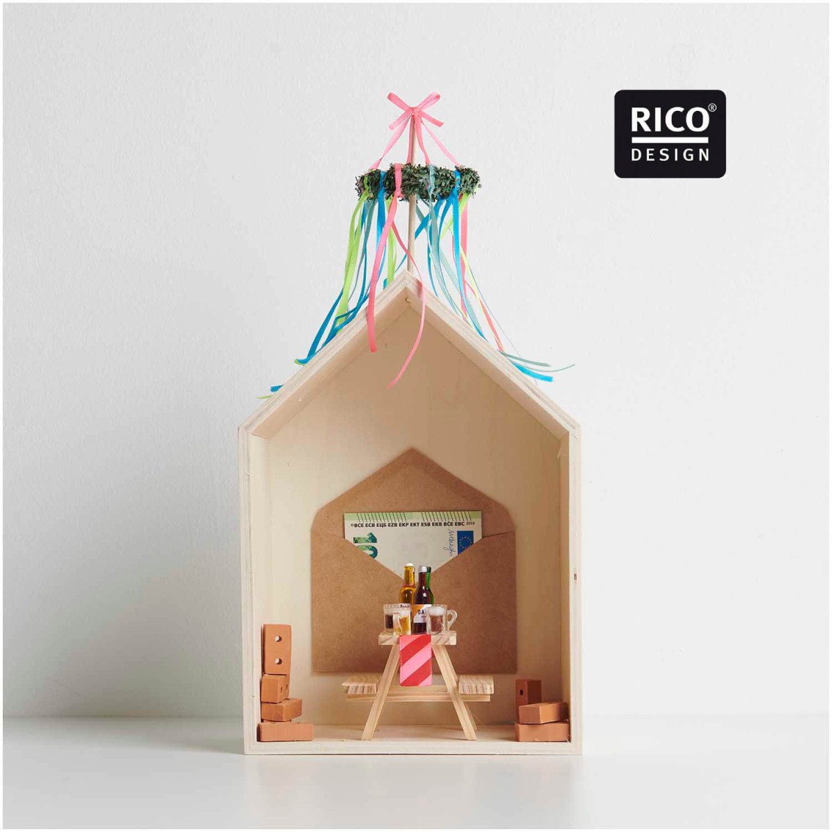 Anwendungsbeispiel Minitisch mit Bänken von Rico Design