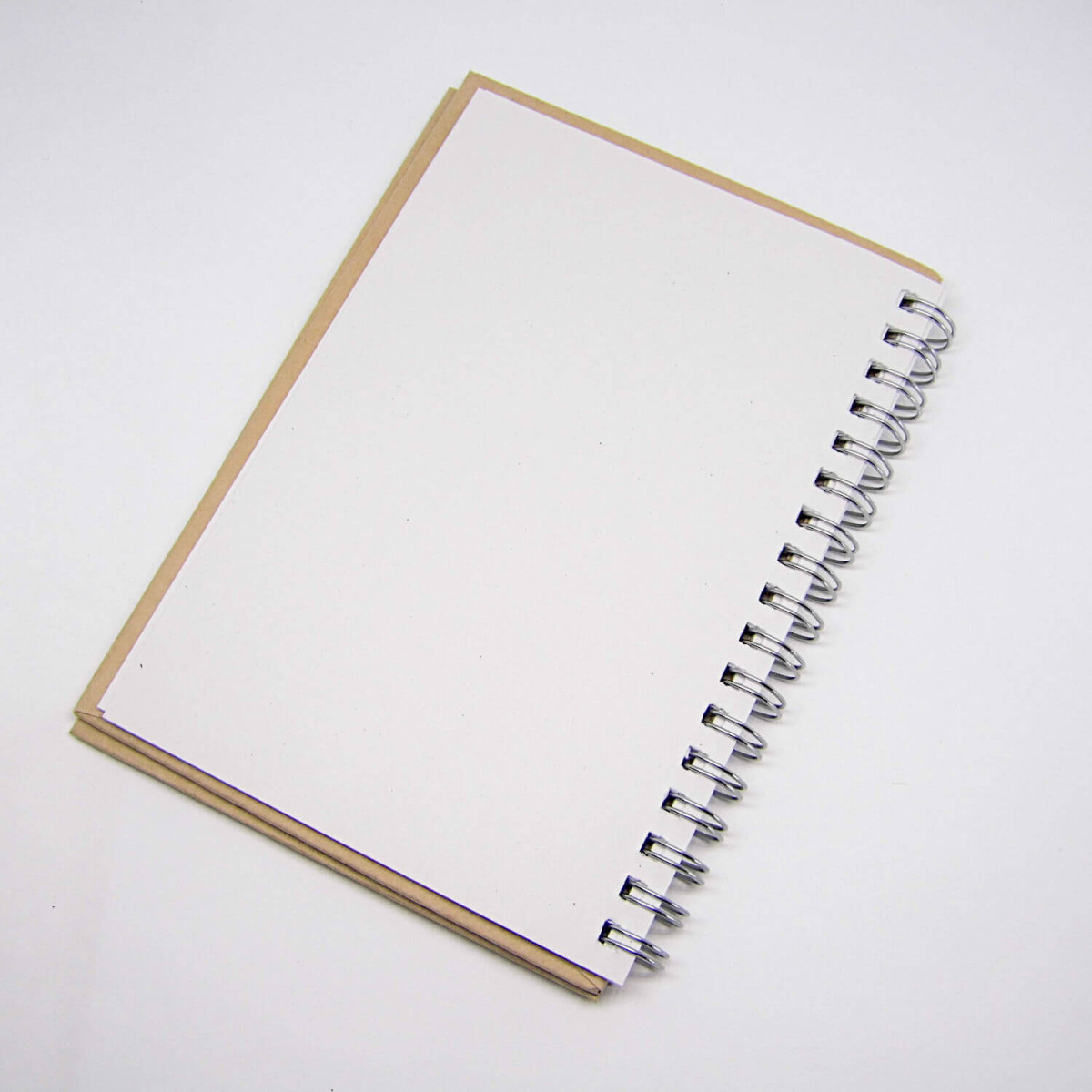 Detailansicht: Blanko Seiten im Notizbuch A6 – ideal zum Beschriften und Bestempeln